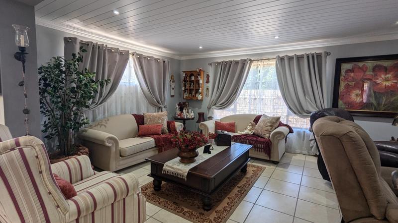 3 Bedroom Property for Sale in Denver Park Western Cape